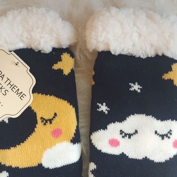 Sherpa Theme Socks "Sweet Dreams" Moon Star Cloud Anti Slip - One Size - Picture 3 of 7